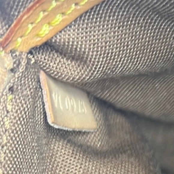 Louis Vuitton Alma Monogram Brown Handbag - Picture 15 of 15